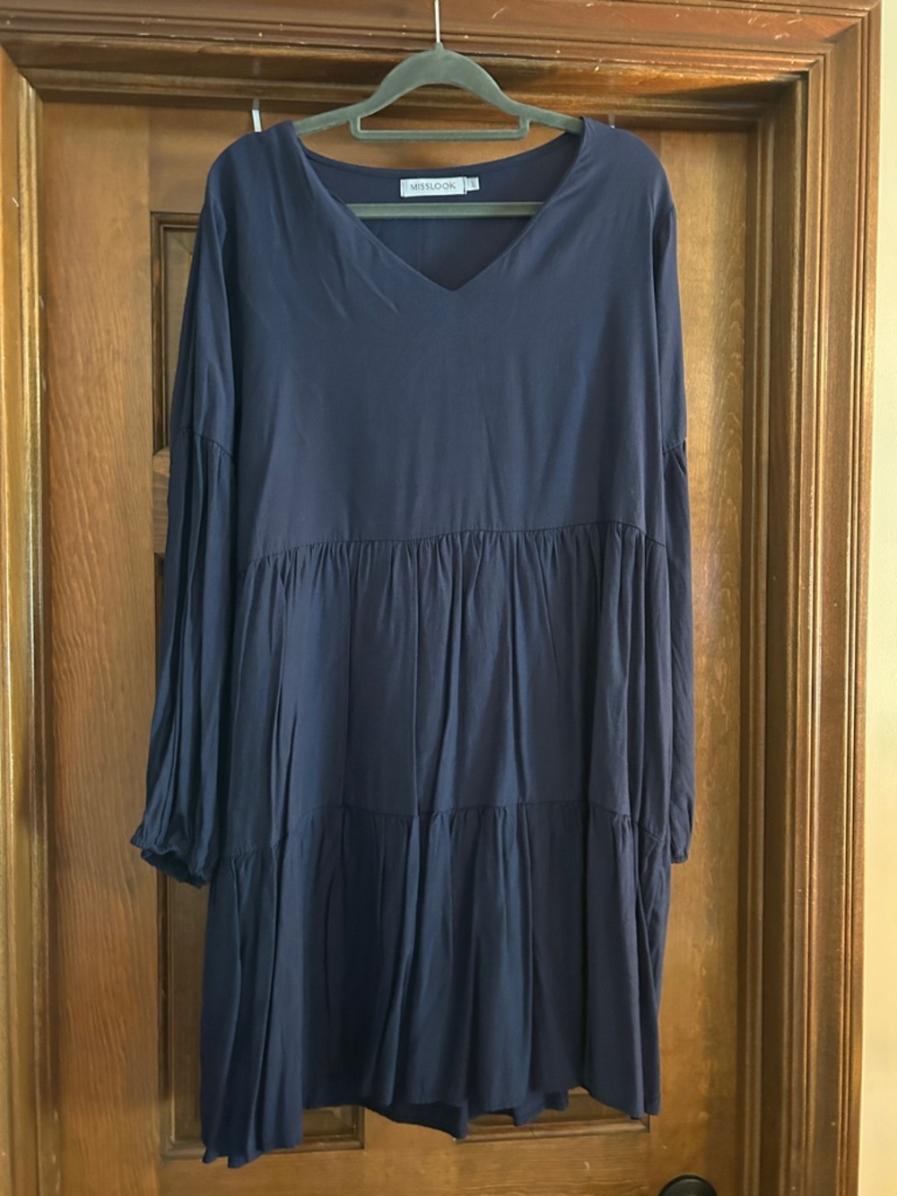 MISSLOOK Navy V-Neck Tiered Long Sleeve Dress